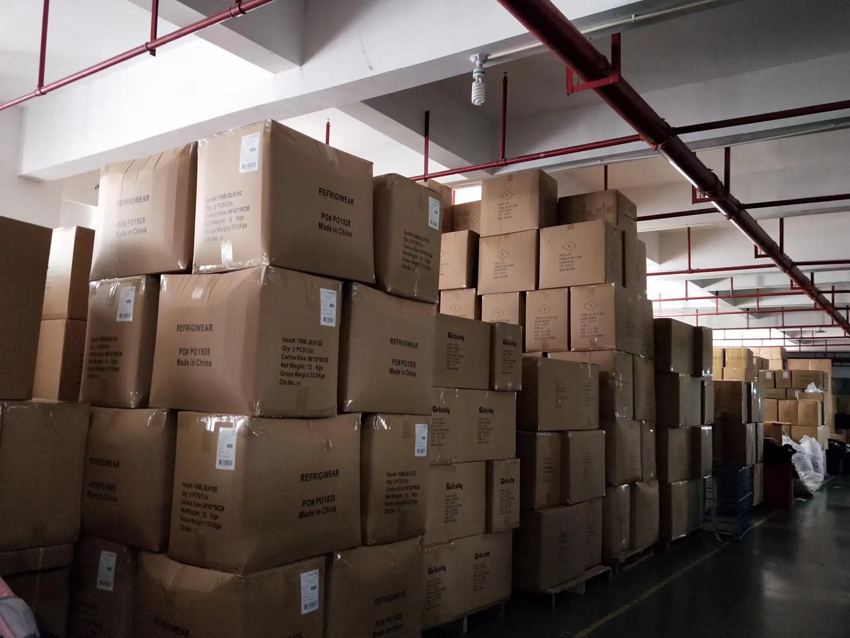Why we can make the bags with competitive price with the same quality and deliver fast?